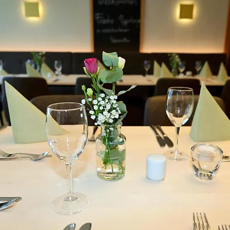 Lindenberger Hof Hotel 3*