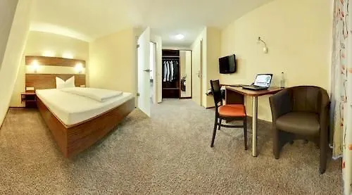 Hotel Lindenberger Hof 3*
