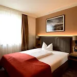 Lindenberger Hof 호텔 3*