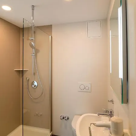 Lindenberger Hof Otel 3*