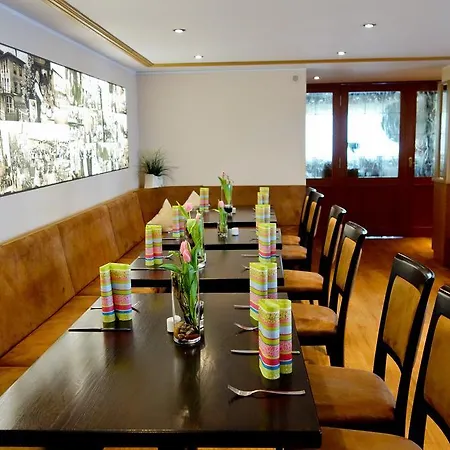 Lindenberger Hof فندق ليندنبرغ ام الغو