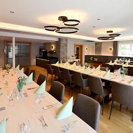 Lindenberger Hof 호텔 3*